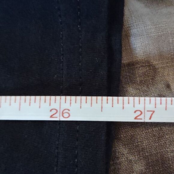 Men's Size M Black Officially Retired T-shirt - Picture 6 of 6